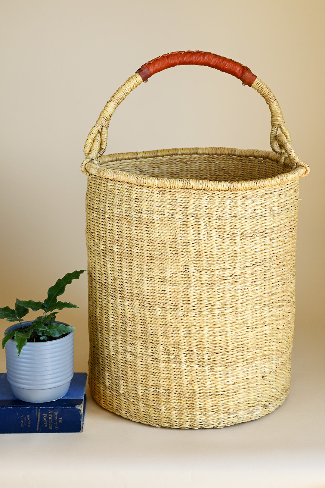 Small Natural Grass Hamper with Brown Leather Handle