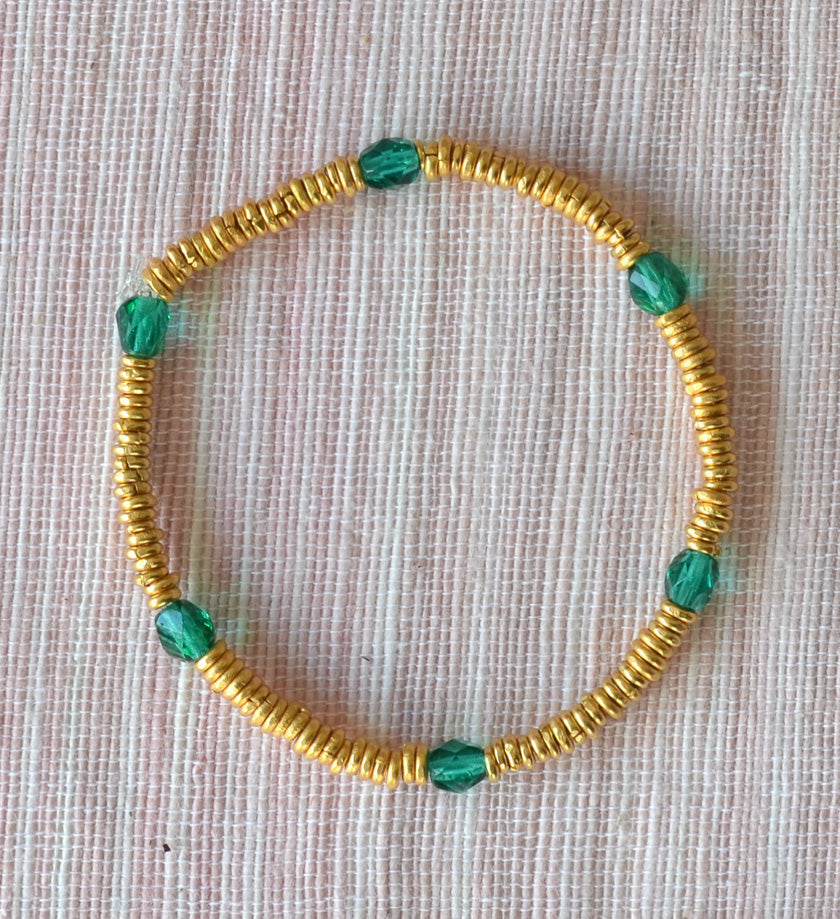 24k Gold Hishi Bracelet with Green Glass Beads