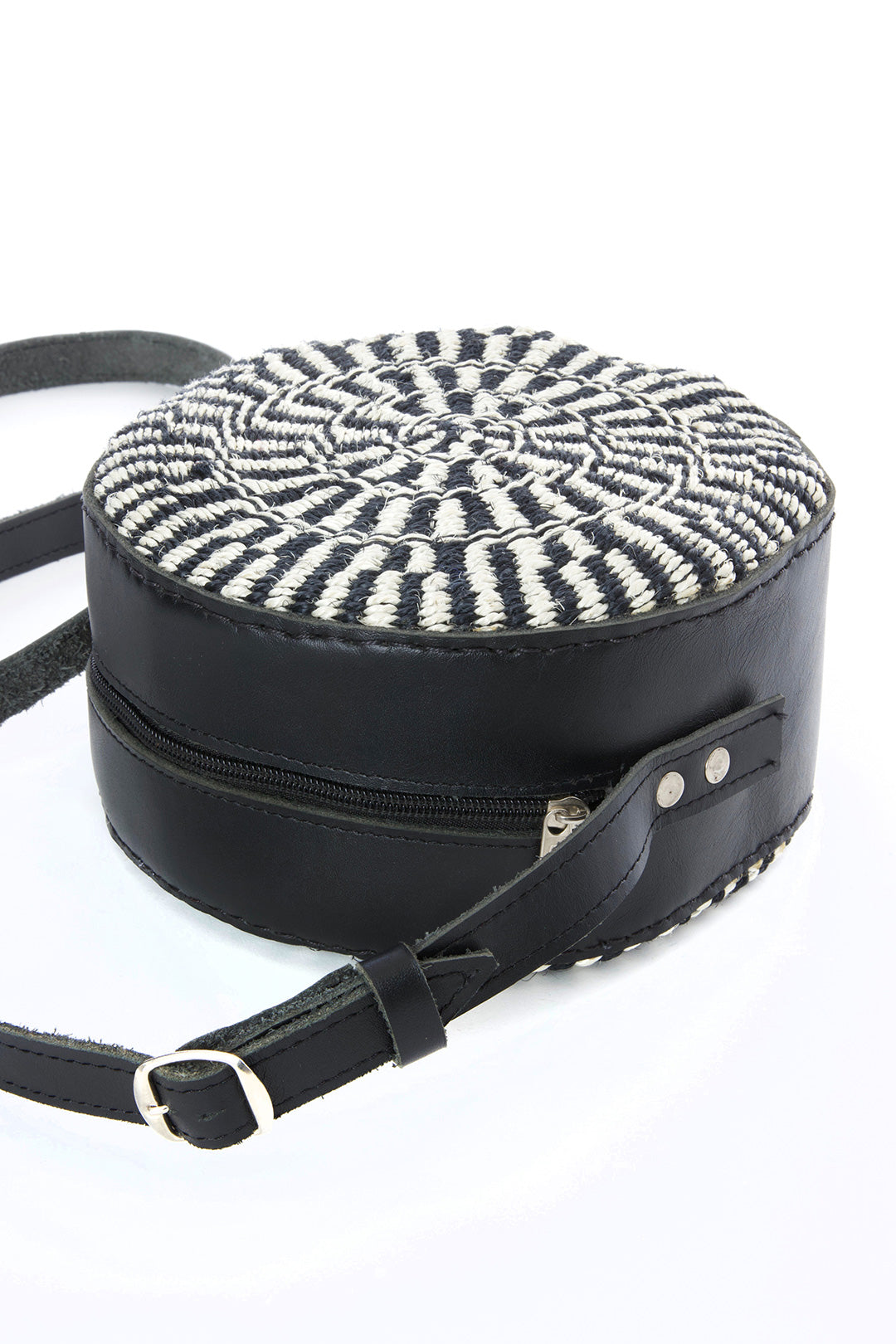 Round Ink Spiral Sisal & Leather Purse Default Title